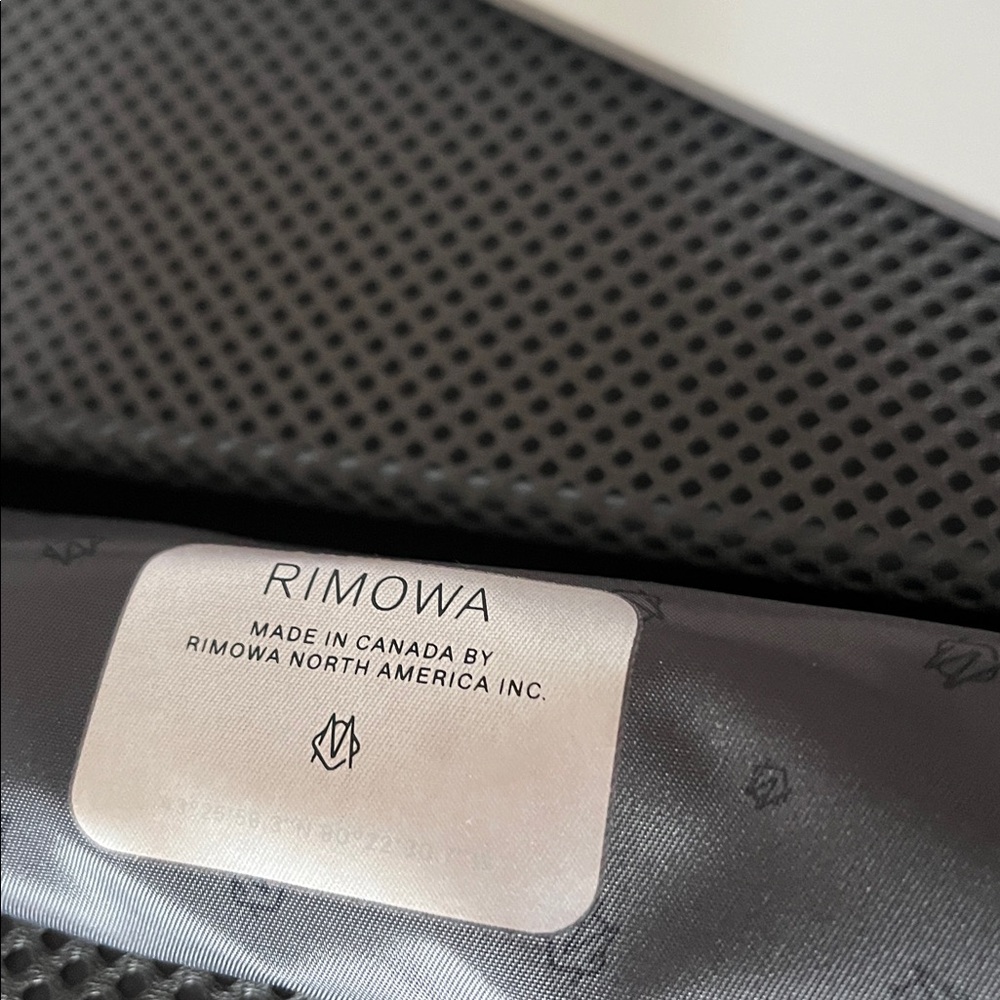 RIMOWA Ballerina Pink Carry-On - Picture 12 of 17